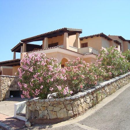 Case Vacanza Rosa Loiri Porto San Paolo Exterior foto