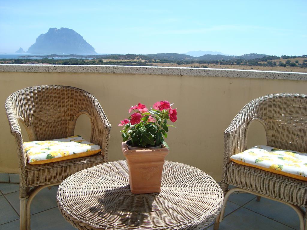 Case Vacanza Rosa Loiri Porto San Paolo Exterior foto