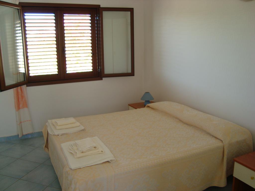 Case Vacanza Rosa Loiri Porto San Paolo Exterior foto