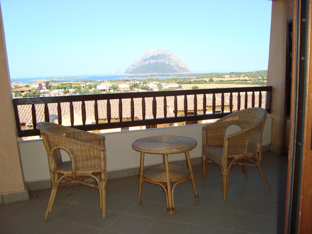 Case Vacanza Rosa Loiri Porto San Paolo Exterior foto