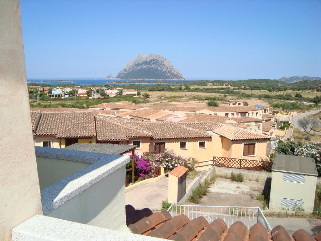 Case Vacanza Rosa Loiri Porto San Paolo Exterior foto