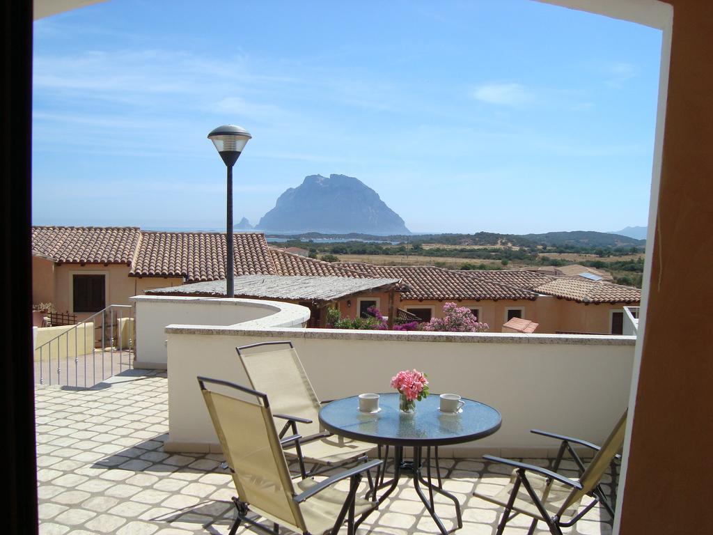 Case Vacanza Rosa Loiri Porto San Paolo Exterior foto